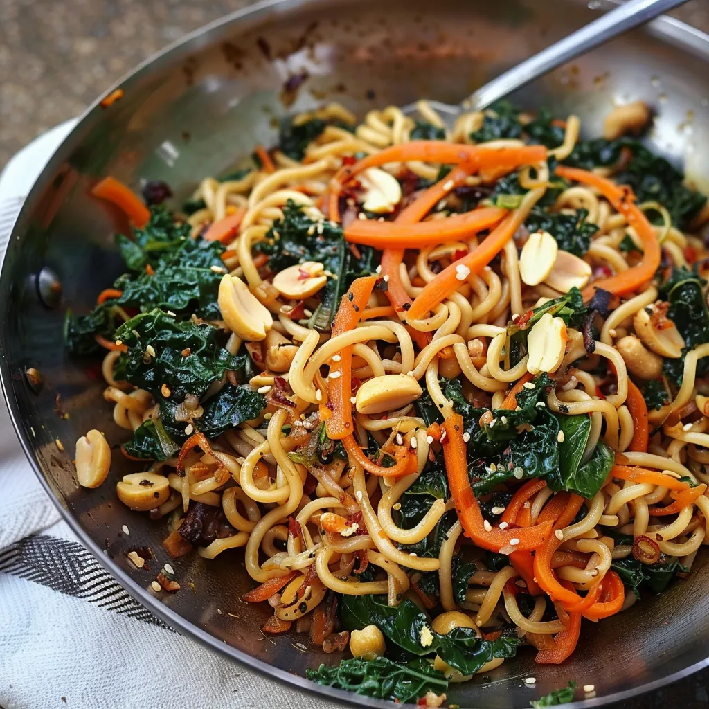 Nouilles chinoises au kale et cacahuètes - Recette facile