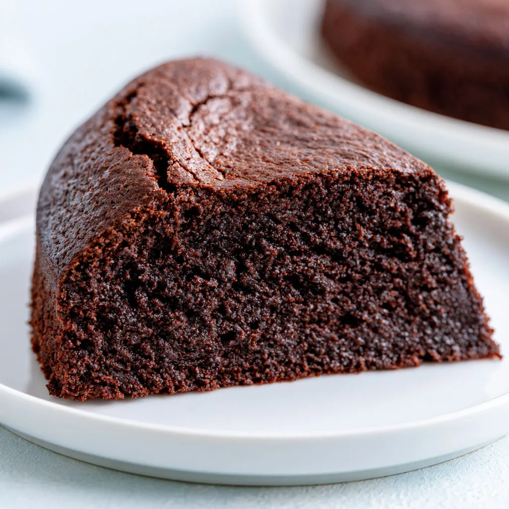 Belle part de fondant chocolaté sans œufs.