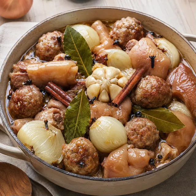 Boulettes et pattes cochon