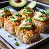Crabe avocat riz croustillant