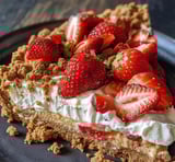 Tarte avec fraises fraîches et spéculoos croquants